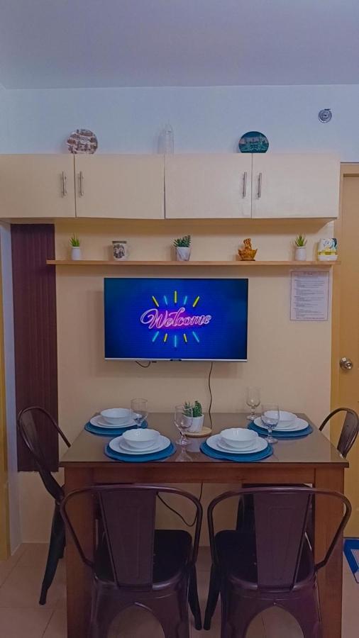 One Spatial Two Bedroom Condominium Unit With Pool And Gym Free Netflix And Wifi อีโลอีโลซิตี้ ภายนอก รูปภาพ