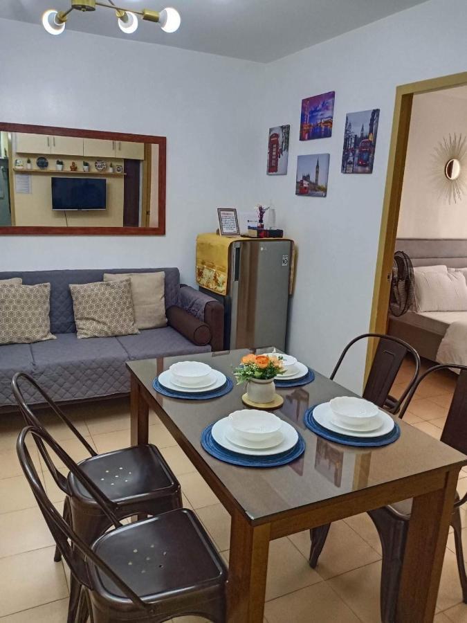 One Spatial Two Bedroom Condominium Unit With Pool And Gym Free Netflix And Wifi อีโลอีโลซิตี้ ภายนอก รูปภาพ